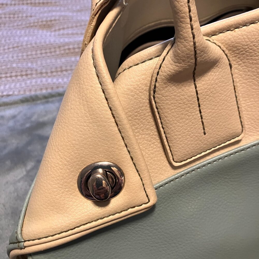 TOD'S Girelli Light Blue White Pebbled Leather X Large Tote Bag Purse Italy - Picture 3 of 7
